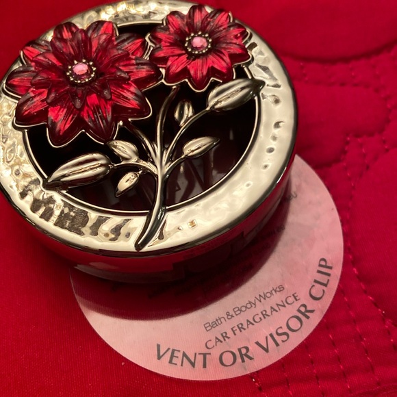 Car fragrance vent or visor clip - Picture 1 of 2